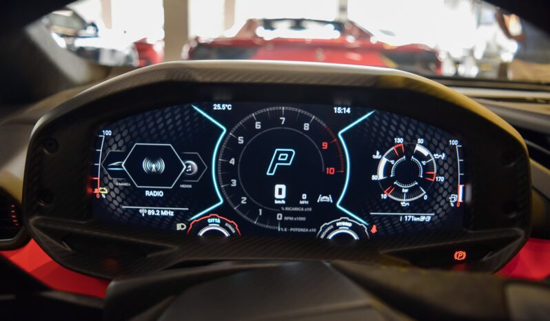 Lamborghini Revuelto lleno