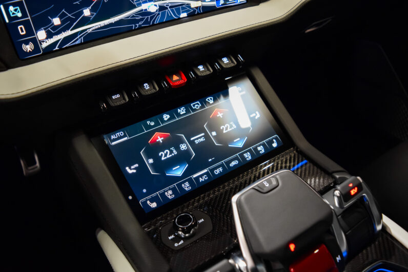 Lamborghini Urus SE lleno