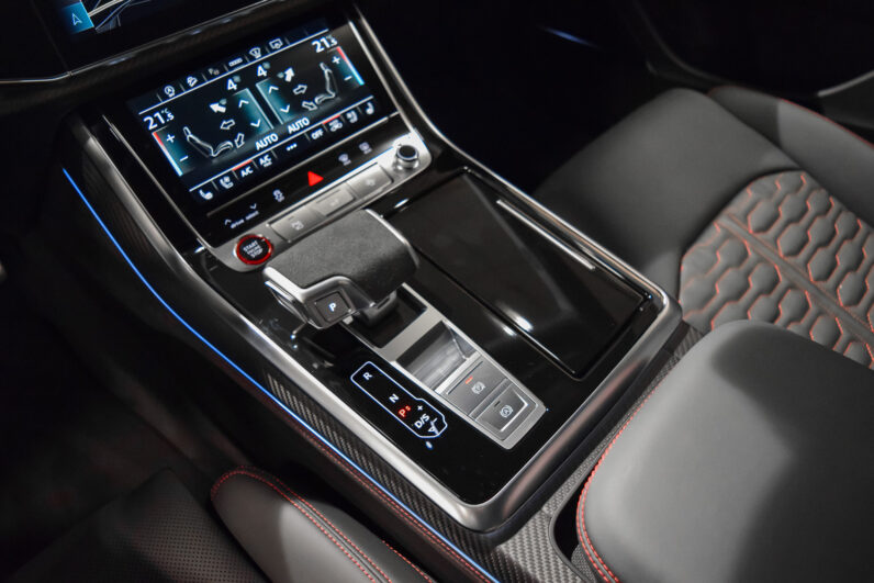 Audi RSQ8 Performance lleno