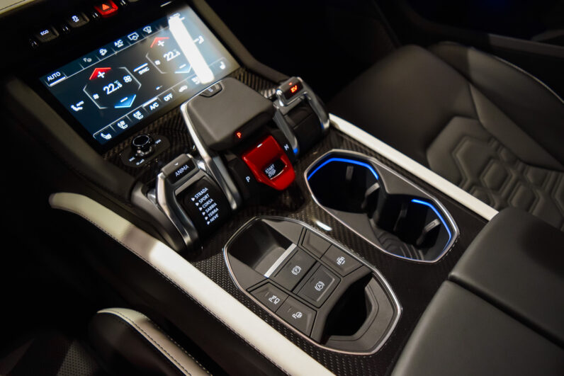 Lamborghini Urus SE lleno