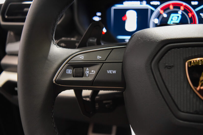 Lamborghini Urus SE lleno