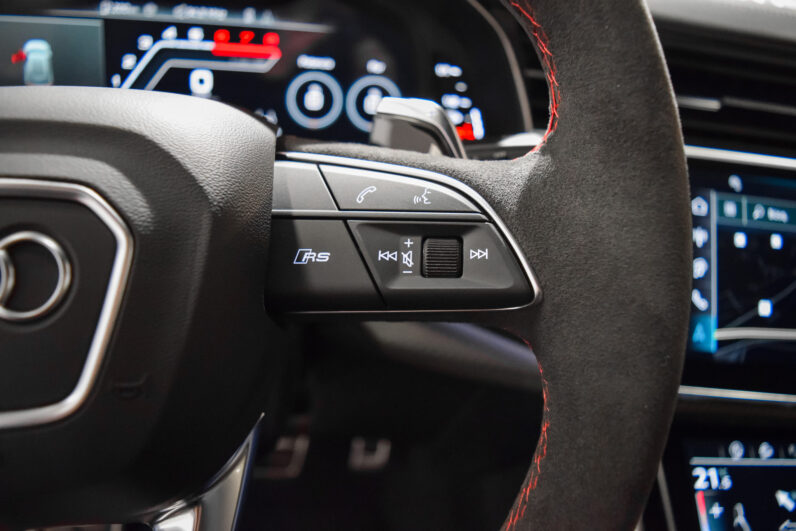 Audi RSQ8 Performance lleno