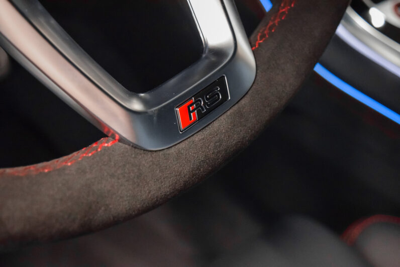 Audi RSQ8 Performance lleno