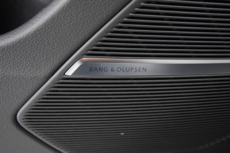 Audi RSQ8 Performance lleno