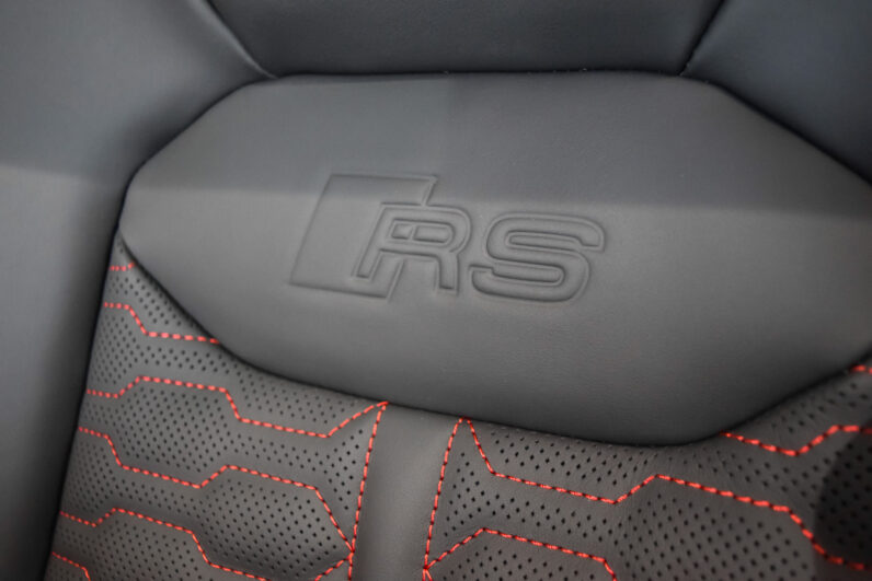 Audi RSQ8 Performance lleno