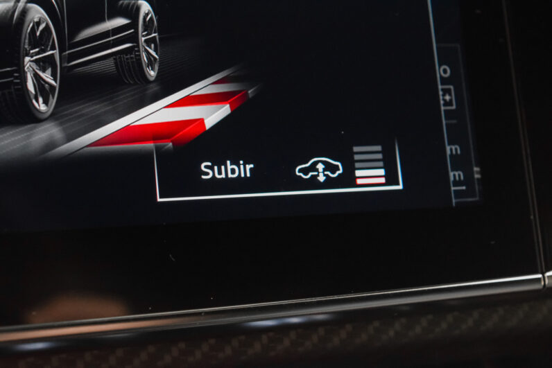 Audi RSQ8 Performance lleno