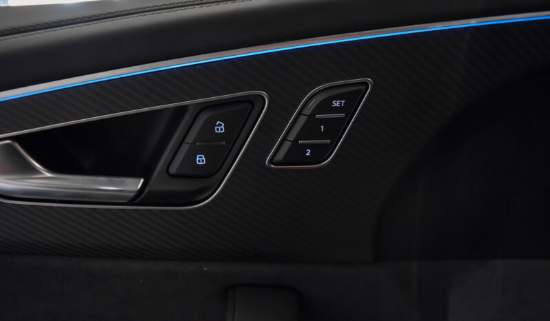 Audi RSQ8 Performance lleno