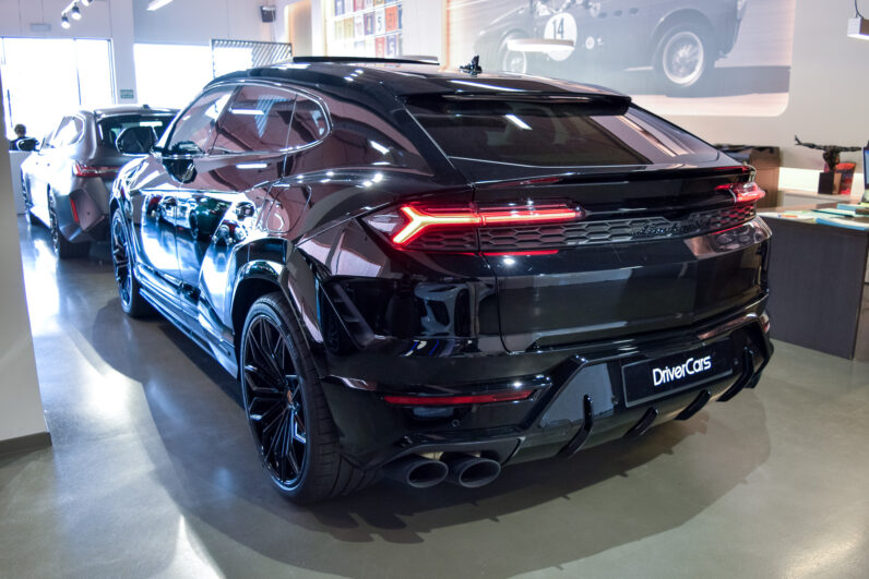 Lamborghini Urus SE lleno