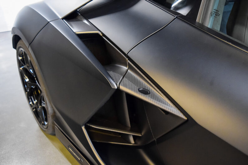 Lamborghini Revuelto lleno