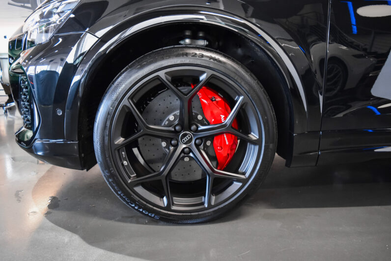 Audi RSQ8 Performance lleno