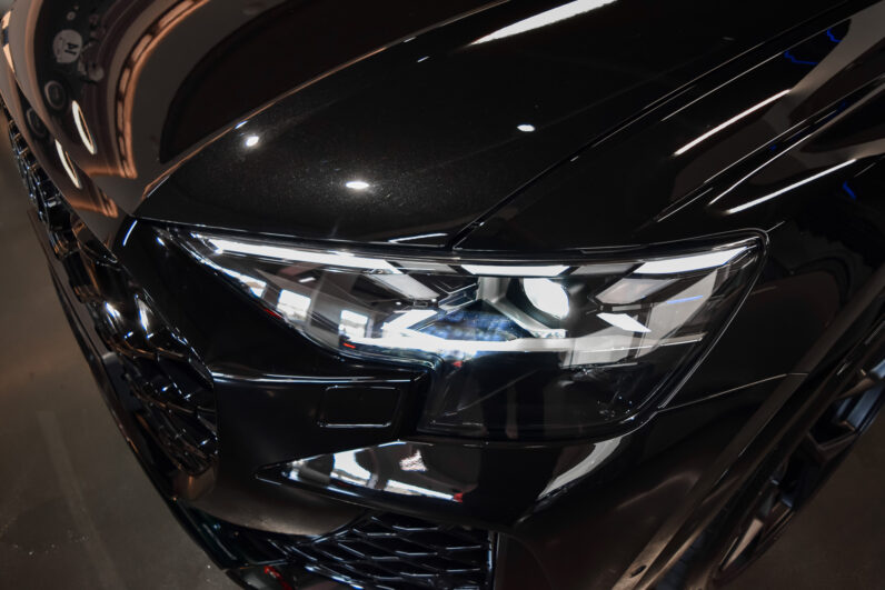 Audi RSQ8 Performance lleno