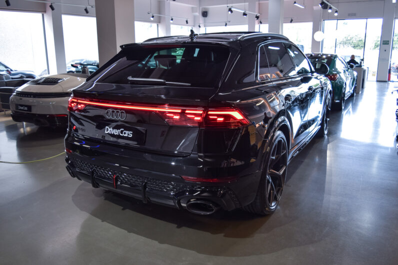 Audi RSQ8 Performance lleno