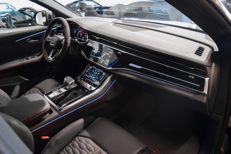 Audi RSQ8 Performance lleno