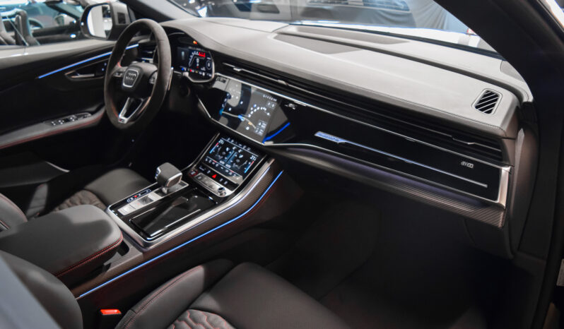 Audi RSQ8 Performance lleno