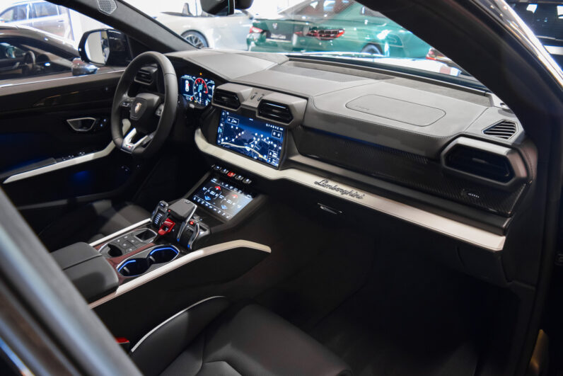 Lamborghini Urus SE lleno