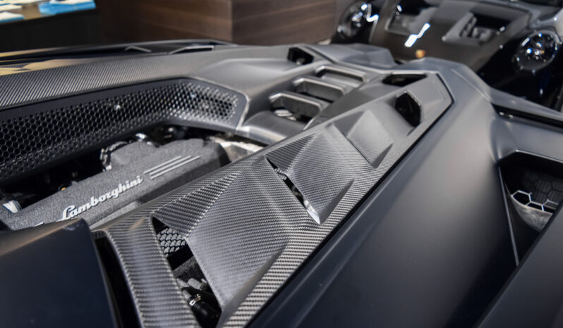 Lamborghini Revuelto lleno