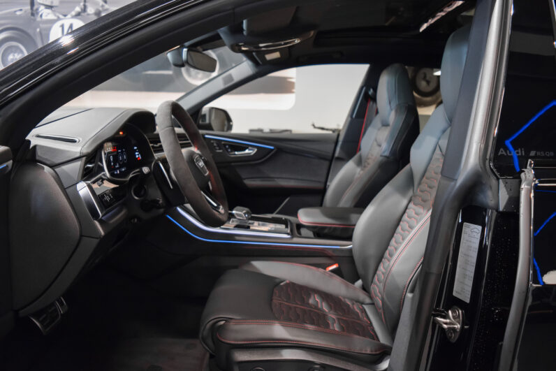 Audi RSQ8 Performance lleno