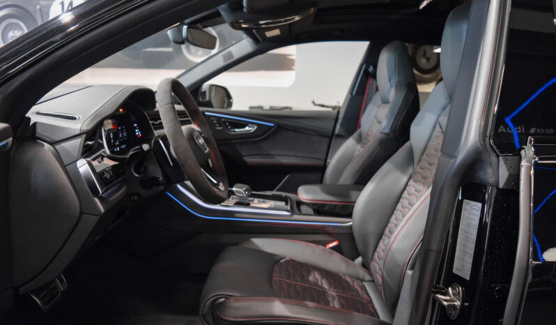 Audi RSQ8 Performance lleno