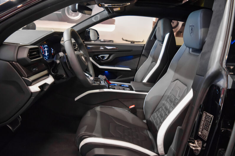 Lamborghini Urus SE lleno