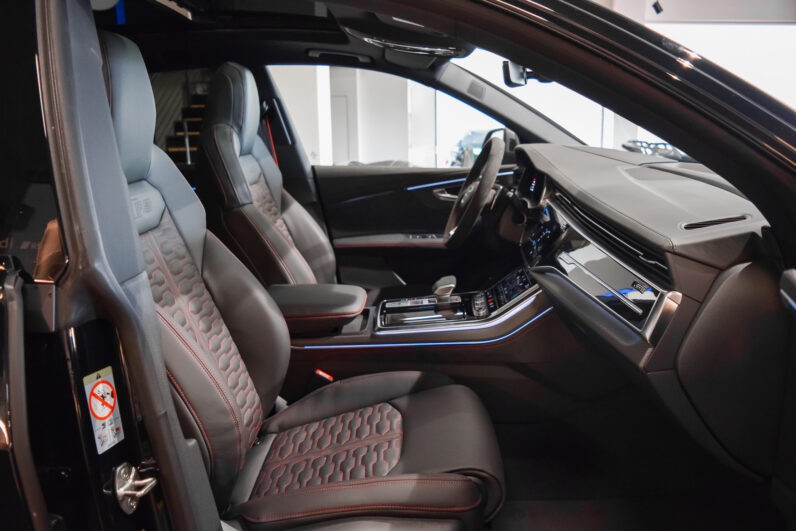 Audi RSQ8 Performance lleno