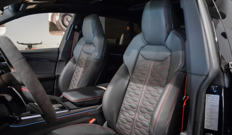 Audi RSQ8 Performance lleno