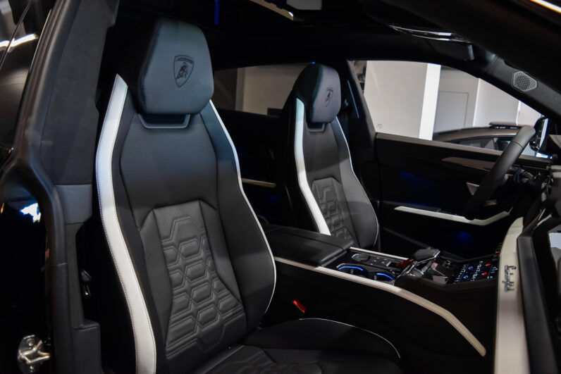 Lamborghini Urus SE lleno