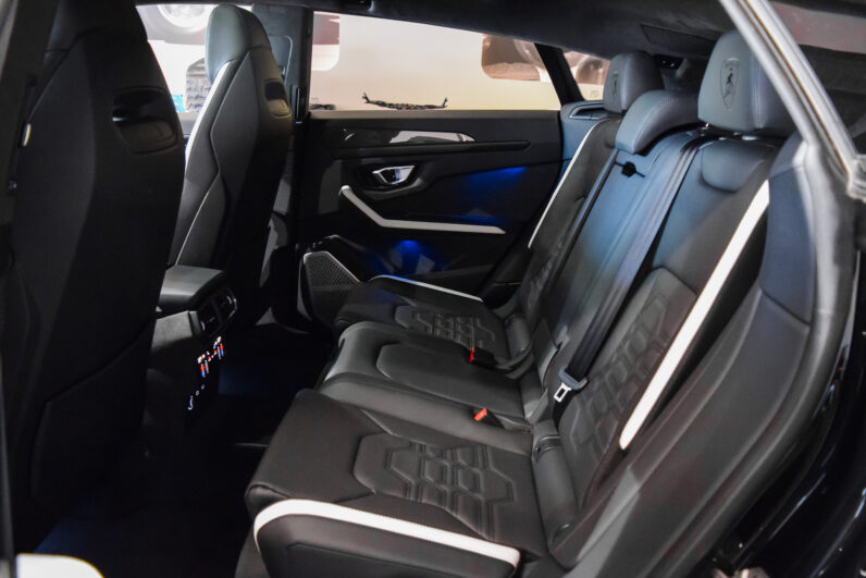 Lamborghini Urus SE lleno