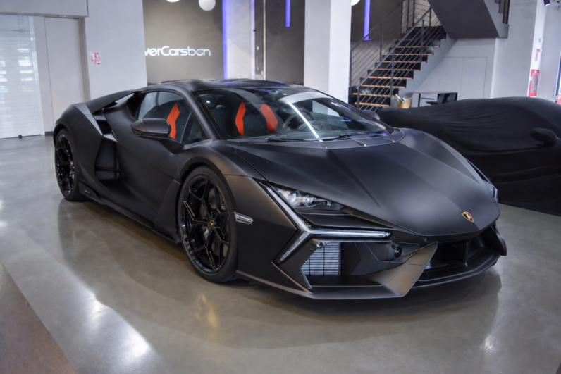 Lamborghini Revuelto