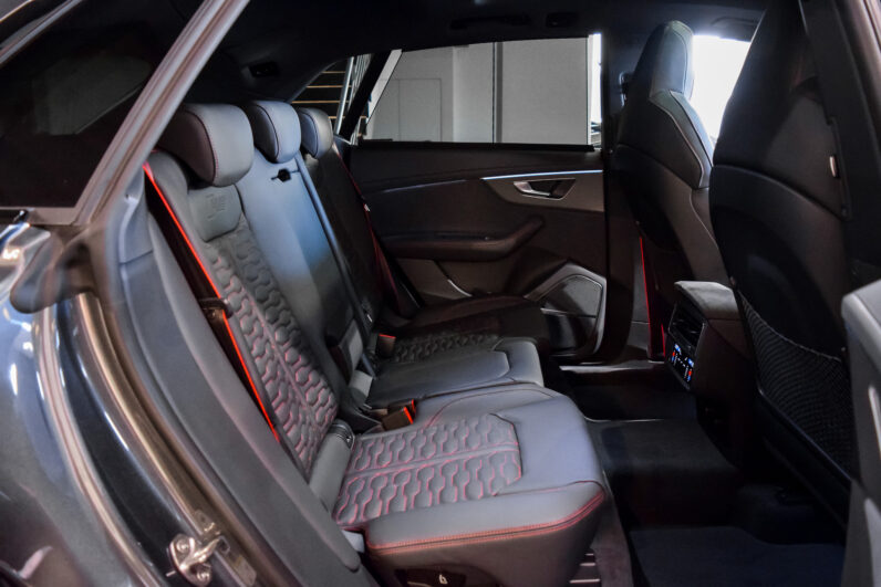 Audi RSQ8 Performance lleno