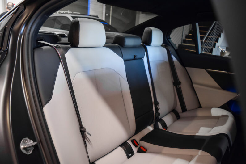 BMW M5 Berlina lleno