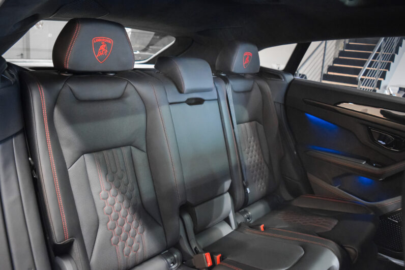 Lamborghini Urus SE lleno