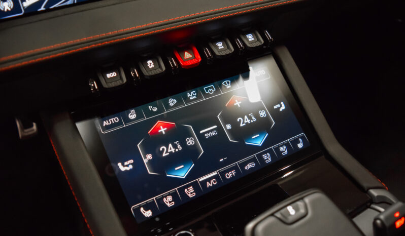 Lamborghini Urus SE lleno