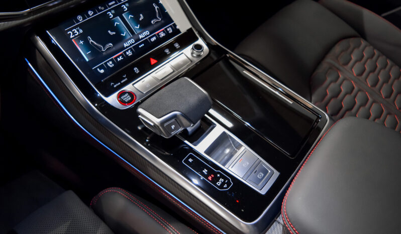 Audi RSQ8 Performance lleno