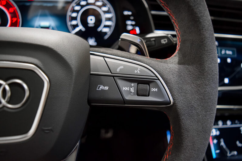 Audi RSQ8 Performance lleno