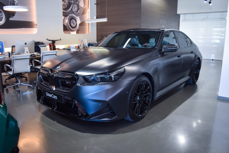 BMW M5 Berlina lleno