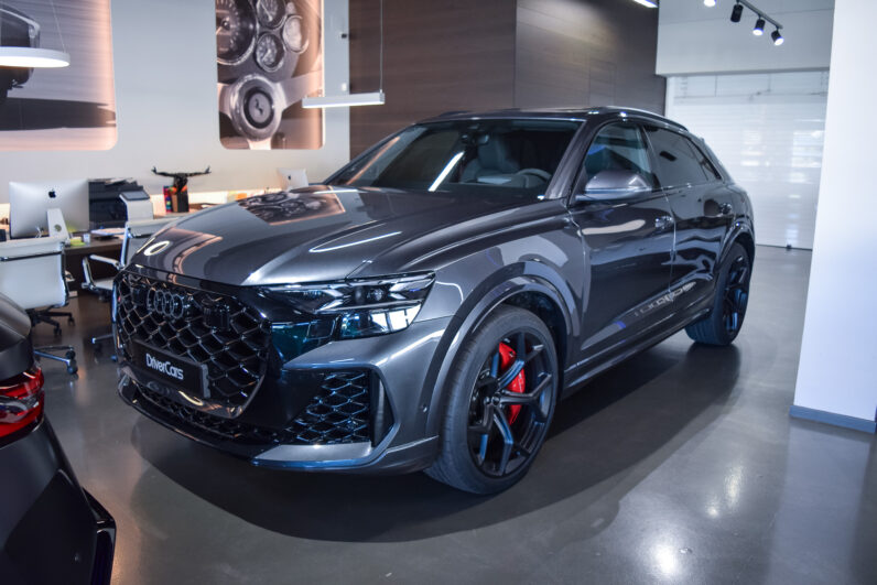 Audi RSQ8 Performance lleno