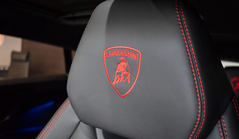 Lamborghini Urus SE lleno