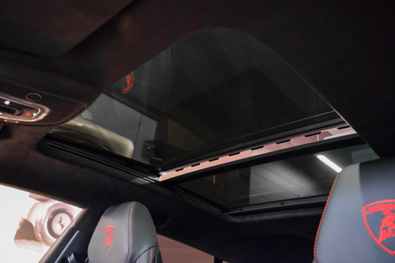 Lamborghini Urus SE lleno