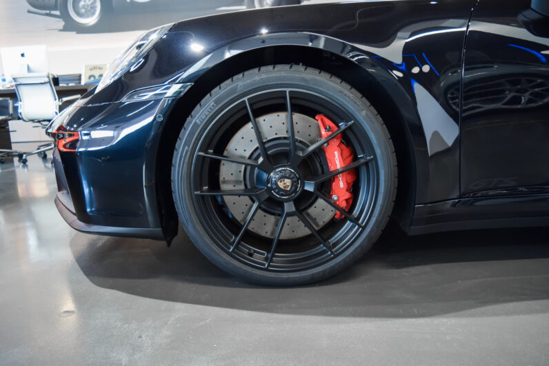 Porsche 911 Targa 4 GTS lleno