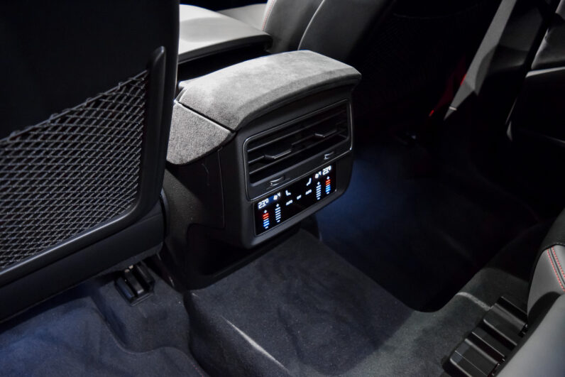 Audi RSQ8 Performance lleno