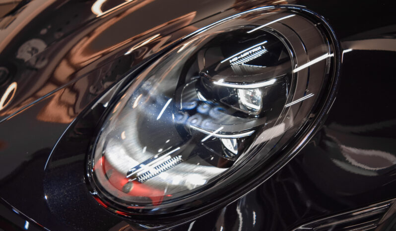 Porsche 911 Targa 4 GTS lleno