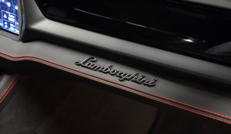 Lamborghini Urus SE lleno