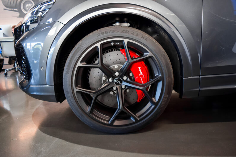 Audi RSQ8 Performance lleno