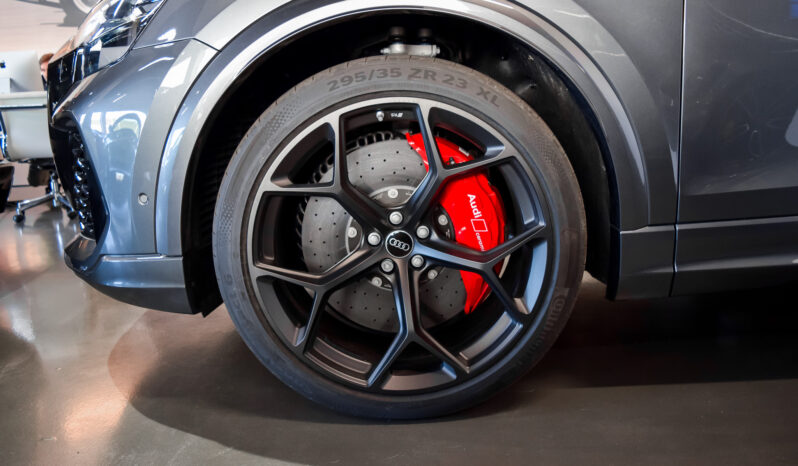 Audi RSQ8 Performance lleno