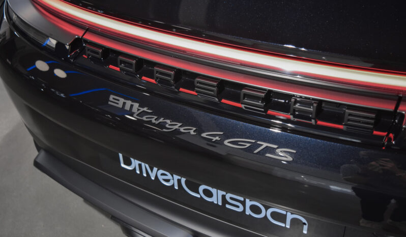 Porsche 911 Targa 4 GTS lleno