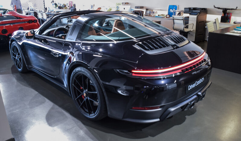Porsche 911 Targa 4 GTS lleno