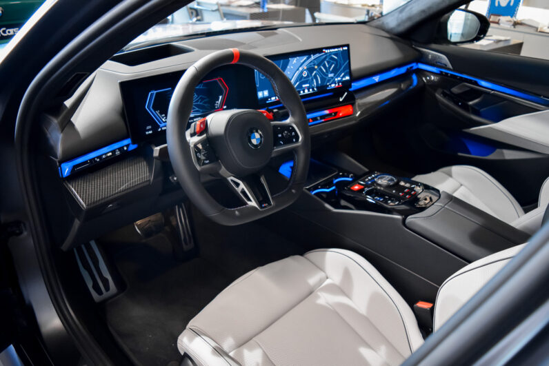 BMW M5 Berlina lleno