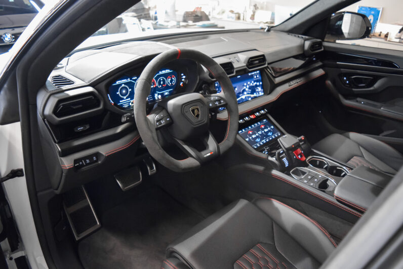Lamborghini Urus SE lleno