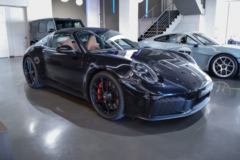 Porsche 911 Targa 4 GTS lleno