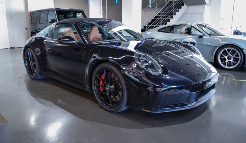 Porsche 911 Targa 4 GTS lleno